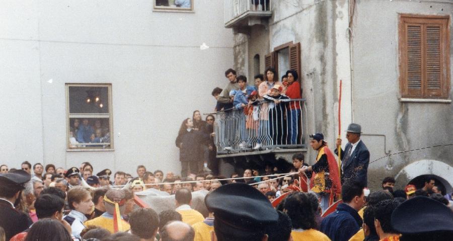 La benedizione del 30 Aprile, davanti alla chiesa di San Pietro Apostolo